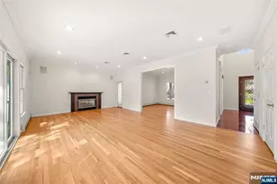 220 Concord Dr, Paramus, NJ 07652 - Photo 7