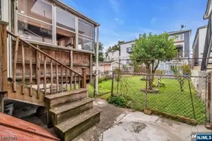 29 Kossuth St, Newark, NJ 07105 - Photo 9