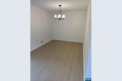 91 Callahan Court, Newark, NJ 07103 - Photo 5