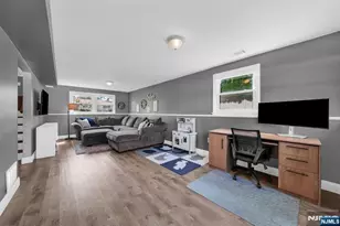 137 Hollywood Ave, Fairfield, NJ 07004 - Photo 13
