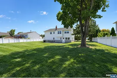 137 Hollywood Avenue, Fairfield, NJ 07004 - Photo 23