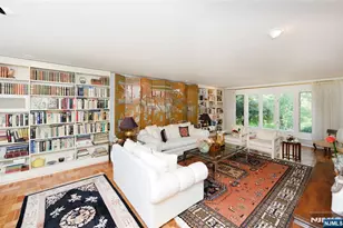 690 Orchard Ln, Franklin Lakes, NJ 07417 - Photo 5