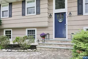 23 Hamilton St, Allendale, NJ 07401 - Photo 3