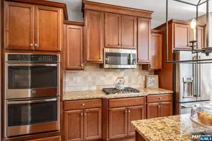 107 Windsor Ln, Ramsey, NJ 07446 - Photo 15