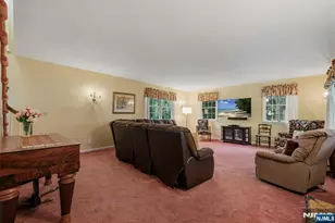 1 Carlyle Pl, Hillsdale, NJ 07642 - Photo 37