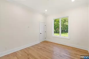 13 Harding Pl, Livingston, NJ 07039 - Photo 15