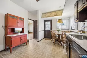 34 Hasbrouck Pl, Rutherford, NJ 07070 - Photo 17
