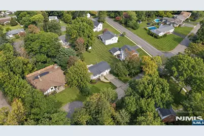 11 Oakland Terrace, Fairfield, NJ 07004 - Photo 37