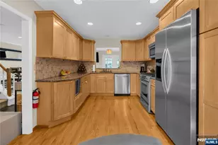 198 Zeppi Ln, West Orange Township, NJ 07052 - Photo 5