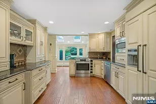 85 Vanderbeck Ln, Mahwah, NJ 07430 - Photo 13