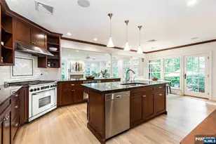 121 Christopher St, Montclair, NJ 07042 - Photo 13
