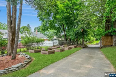 17 Floyd Road, Verona, NJ 07044 - Photo 5