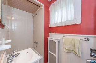 60 Martin Rd, Verona, NJ 07044 - Photo 5