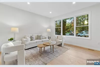 22 Reeve Circle, Millburn, NJ 07041 - Photo 5