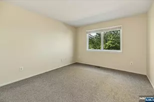 132 Indian Hollow Court, Mahwah, NJ 07430 - Photo 13