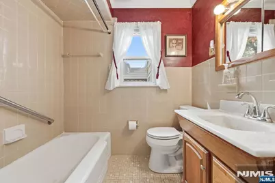 116 Grove Avenue, Verona, NJ 07044 - Photo 29