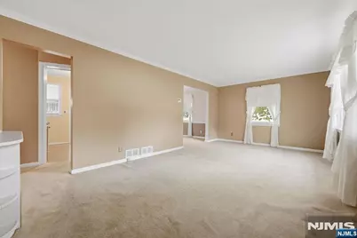 116 Grove Avenue, Verona, NJ 07044 - Photo 3