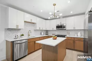 643 S 10th St, Newark, NJ 07108 - Photo 25