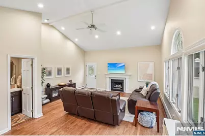 8 Mountain Way, Cedar Grove, NJ 07009 - Photo 17