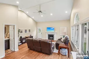 8 Mountain Way, Cedar Grove, NJ 07009 - Photo 17