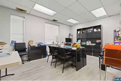 111 Galway Place, Teaneck Township, NJ 07666 - Photo 9