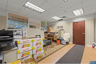 111 Galway Place, Teaneck Township, NJ 07666 - Photo 29