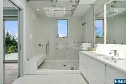 532 Winthrop Road, Teaneck Township, NJ 07666 - Photo 27