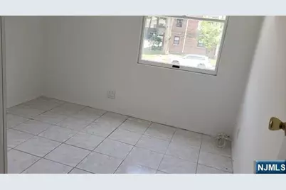 539 Broad Avenue, Palisades Park, NJ 07650 - Photo 9