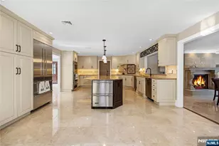 7 Orchard Ln, Old Tappan, NJ 07675 - Photo 11