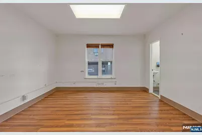 574 Anderson Avenue Street Level Su #Street Level Su, Cliffside Park, NJ 07010 - Photo 11