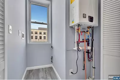 157 Clifton Avenue, Newark, NJ 07104 - Photo 29