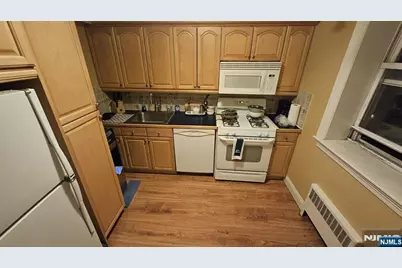 2345 Linwood 4H #4H, Fort Lee, NJ 07024 - Photo 7