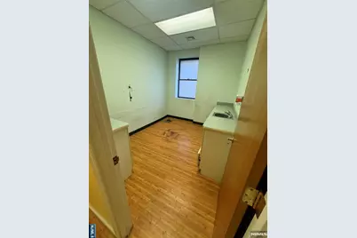 634 Anderson Avenue, Cliffside Park, NJ 07010 - Photo 15