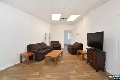 190 Rock 6 #6, Glen Rock, NJ 07432 - Photo 5