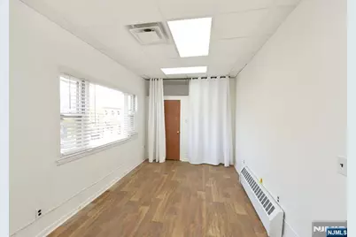 190 Rock 6 #6, Glen Rock, NJ 07432 - Photo 9