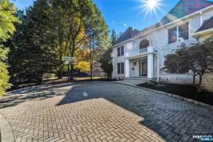 32 Moeser Pl, Old Tappan, NJ 07675 - Photo 3