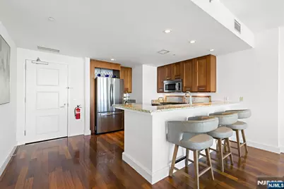 8100 River Road 1013 #1013, North Bergen, NJ 07047 - Photo 5