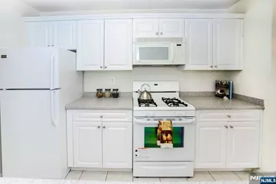 121 Courter Road 109 #109, Franklin Lakes, NJ 07417 - Photo 5