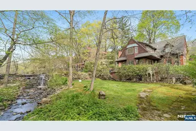 17 Hillside Avenue, Upper Saddle River, NJ 07458 - Photo 11