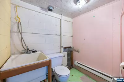 203 E Ruby Avenue, Palisades Park, NJ 07650 - Photo 9