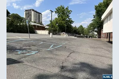 1555 Center Avenue B #B, Fort Lee, NJ 07024 - Photo 5