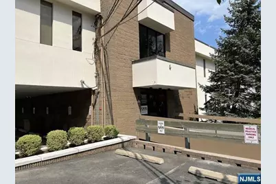 1555 Center Avenue C #C, Fort Lee, NJ 07024 - Photo 3