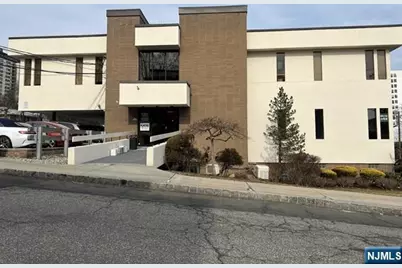 1555 Center Avenue C #C, Fort Lee, NJ 07024 - Photo 11