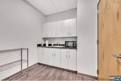 690 Kinderkamack Road 204 #204, Oradell, NJ 07649 - Photo 7