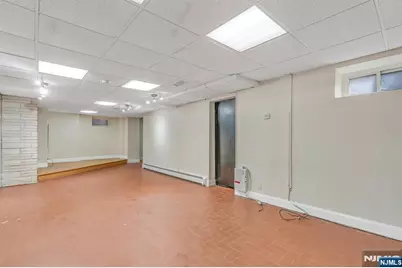 574 Anderson Avenue Side Suite Entr #Side Suite Entr, Cliffside Park, NJ 07010 - Photo 3