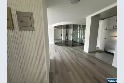 2077 Center Avenue 3F #3F, Fort Lee, NJ 07024 - Photo 9
