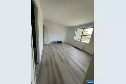 2077 Center Avenue 3F #3F, Fort Lee, NJ 07024 - Photo 11