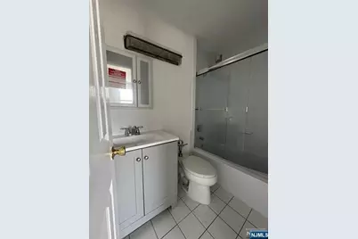 2077 Center Avenue 3F #3F, Fort Lee, NJ 07024 - Photo 13