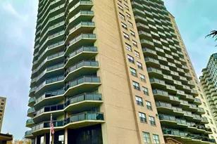 2077 Center Avenue 3F, Fort Lee, NJ 07024 - Photo 1