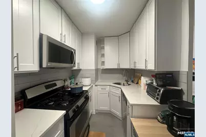 2077 Center Avenue 3F #3F, Fort Lee, NJ 07024 - Photo 7